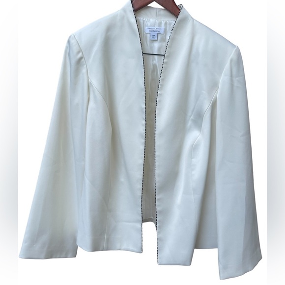 🔥🖤Women’s Dress Barn ivory blazer, black glass bead trim. Size 16W Beautiful! - Picture 1 of 5